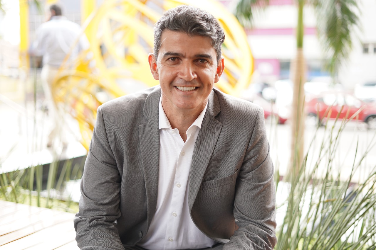 Adriano Cristian — criador do Método Capte Mais