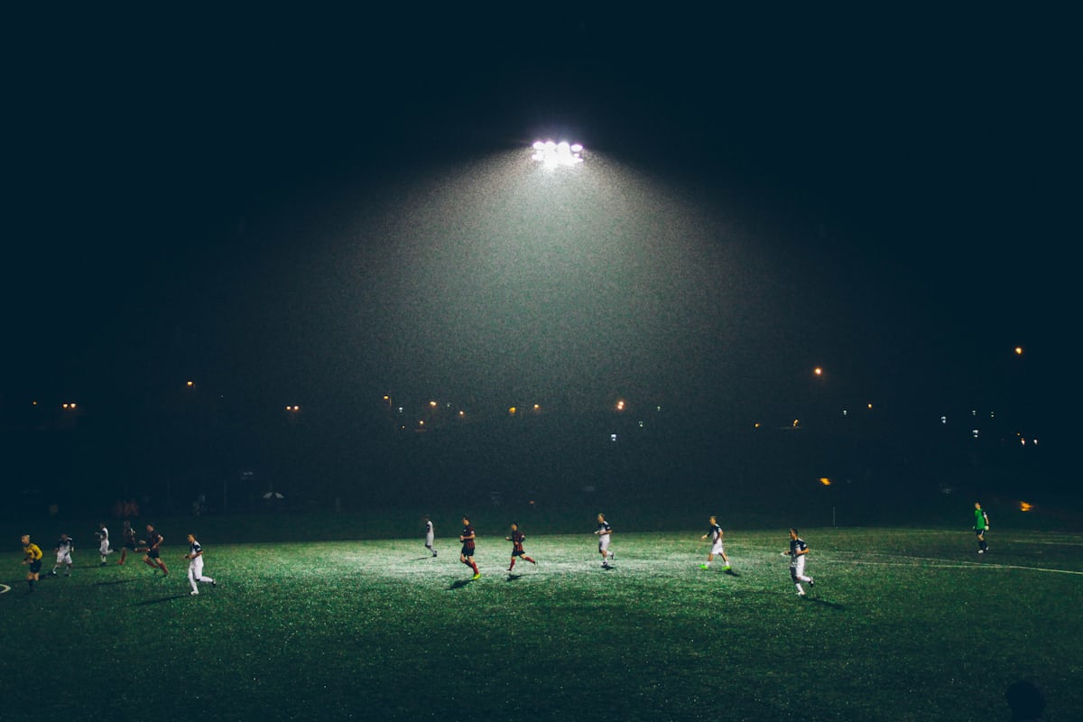 Campo esportivo panorâmico